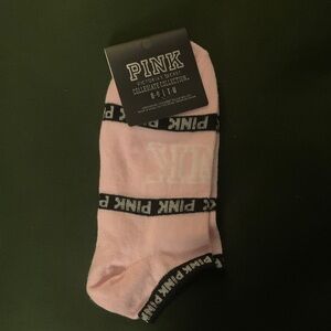Victoria’s Secret PINK Ankle Socks Pink Black Logo Collegiate NWT